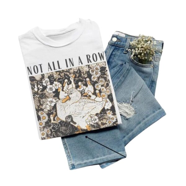 Duck Non Row Shirt Fun Retro Animal Graphic Tee Aesthetic Duck Mom Pattern T Shirt Cute Vintage Bird Gift for Mom.jpg
